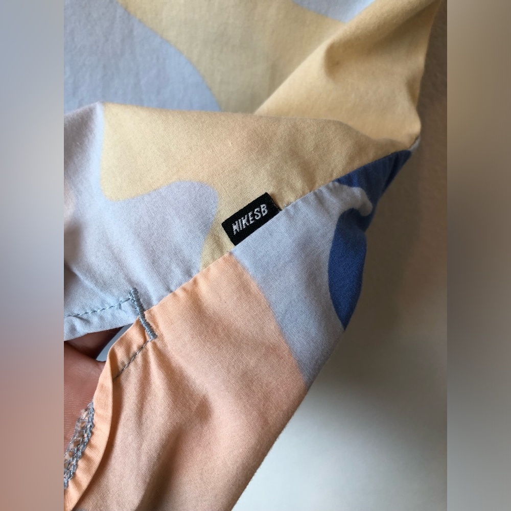 Men’s Nike SB Blue and Yellow Printed Skate Polo Size L - Picture 6 of 9